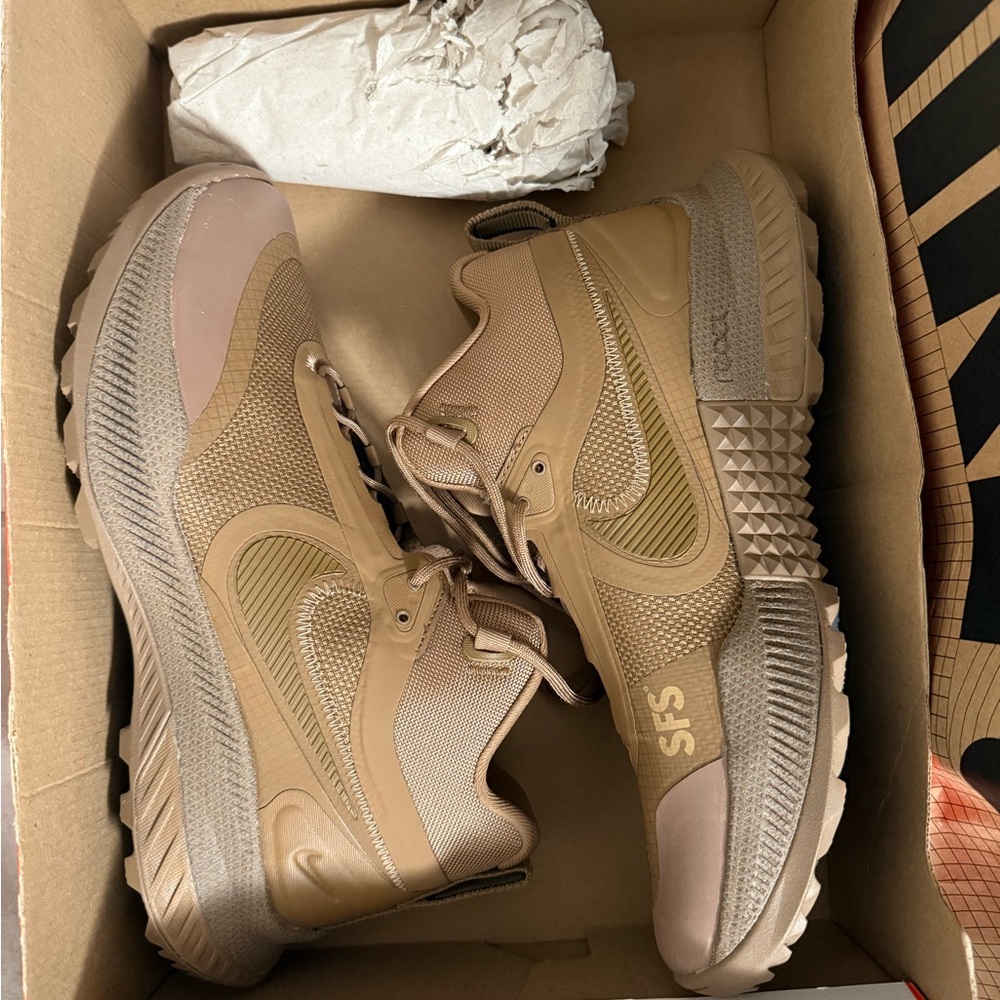 Nike SFS Boots